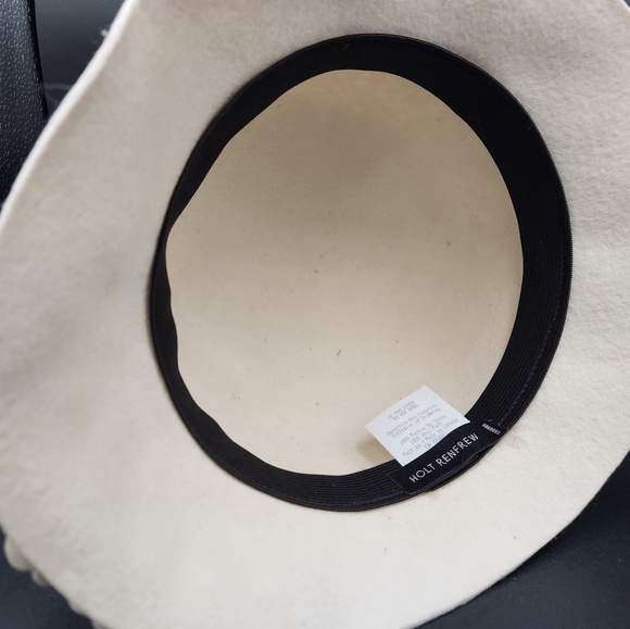 Holt Renfrew Woman's Wool hat 21 inch crown measurements. - Picture 7 of 8